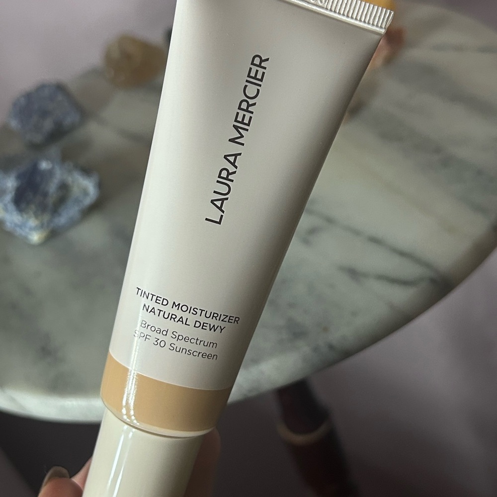 Laura Mercier Tinted Moisturizer - 2N Maple SPF 30